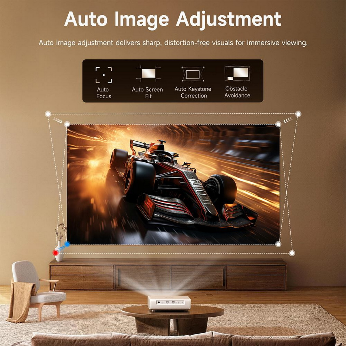 Projektor zeigt Rennwagenbild auf Wand, mit Symbolen für Auto-Fokus, Auto Screen Fit und Keystone-Korrektur.