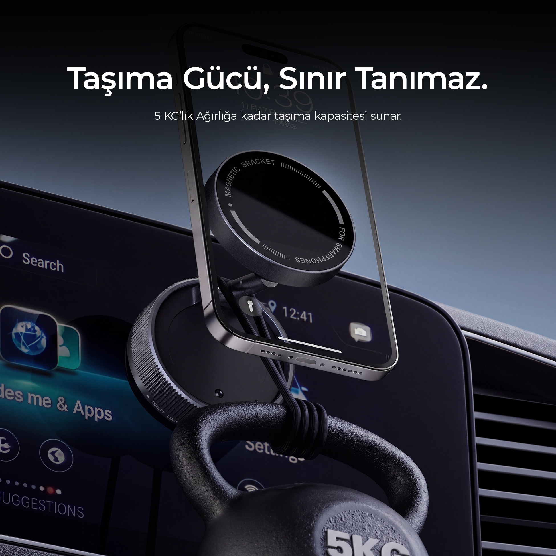 Araç konsoluna monte edilmiş, 5 kg'lık bir kettlebell taşıyan akıllı telefon.