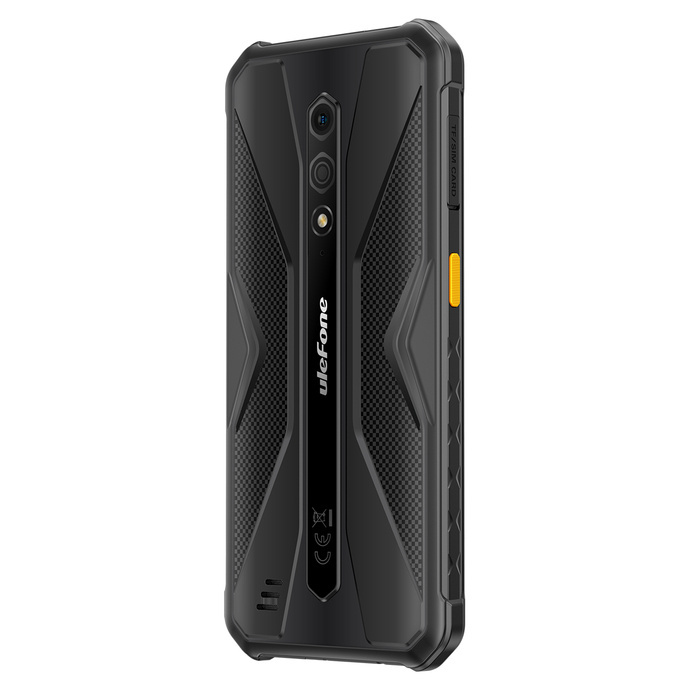 Tył czarnego smartfona Ulefone z potrójnym aparatem, wzorem z włókna węglowego i żółtym przyciskiem bocznym.