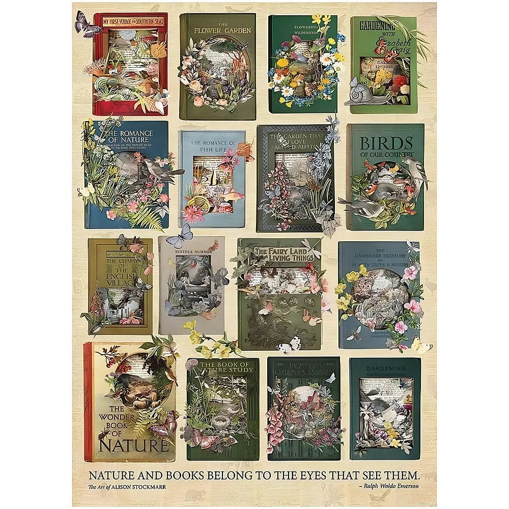 Collage alter Bücher mit reliefartigen Naturmotiven, Blumen und Tieren auf beigem Hintergrund.