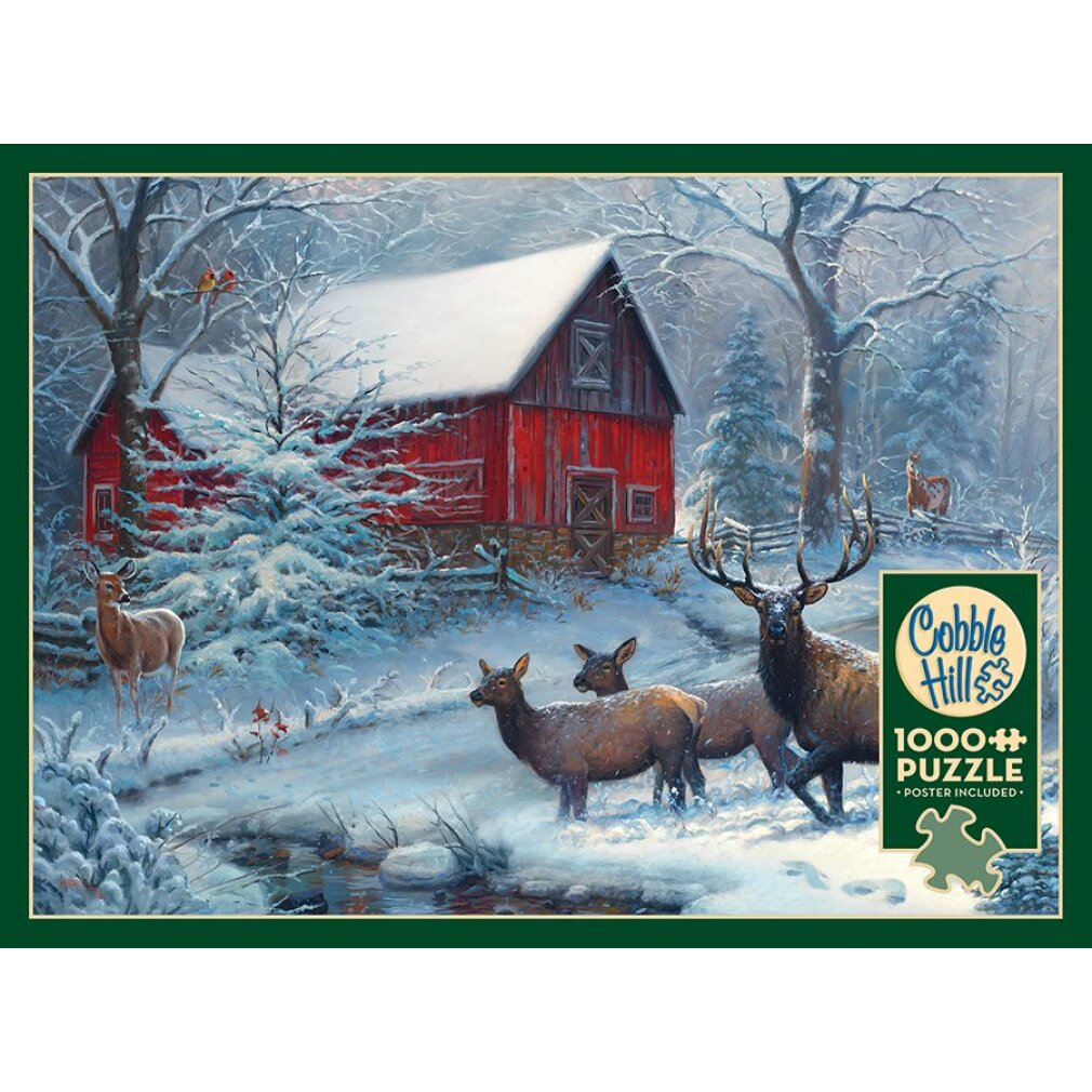 Eine verschneite Winterszene mit einer roten Scheune, einem gefrorenen Bach und mehreren Rehen im Vordergrund.