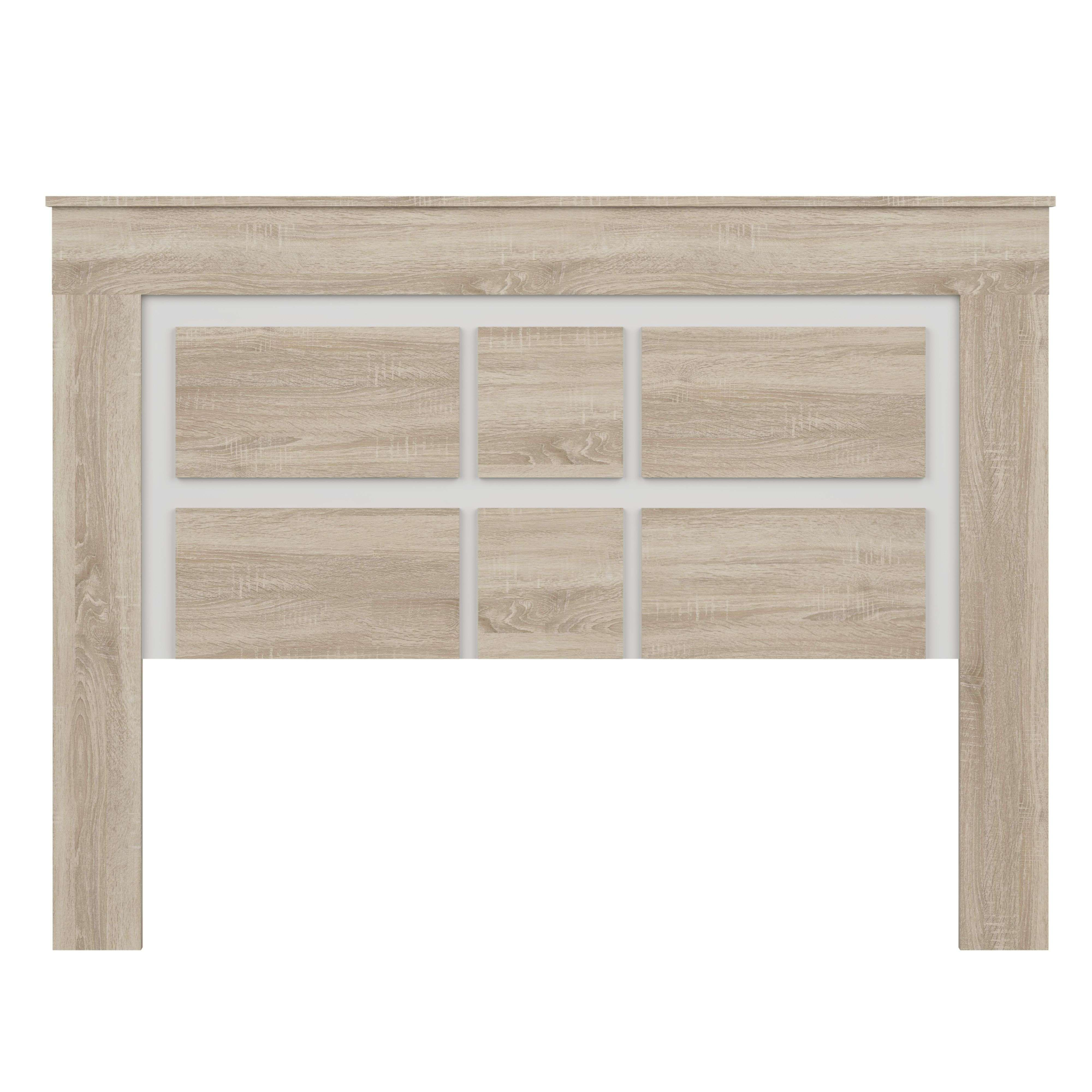 Un cabecero de madera clara con un patrón geométrico de seis paneles rectangulares sobre fondo blanco.