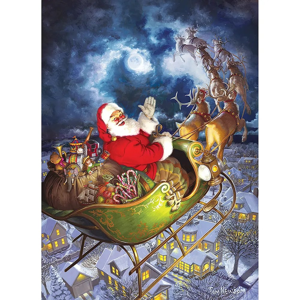 Der Weihnachtsmann winkt, während sein Schlitten voller Geschenke über ein winterliches Dorf fliegt.
