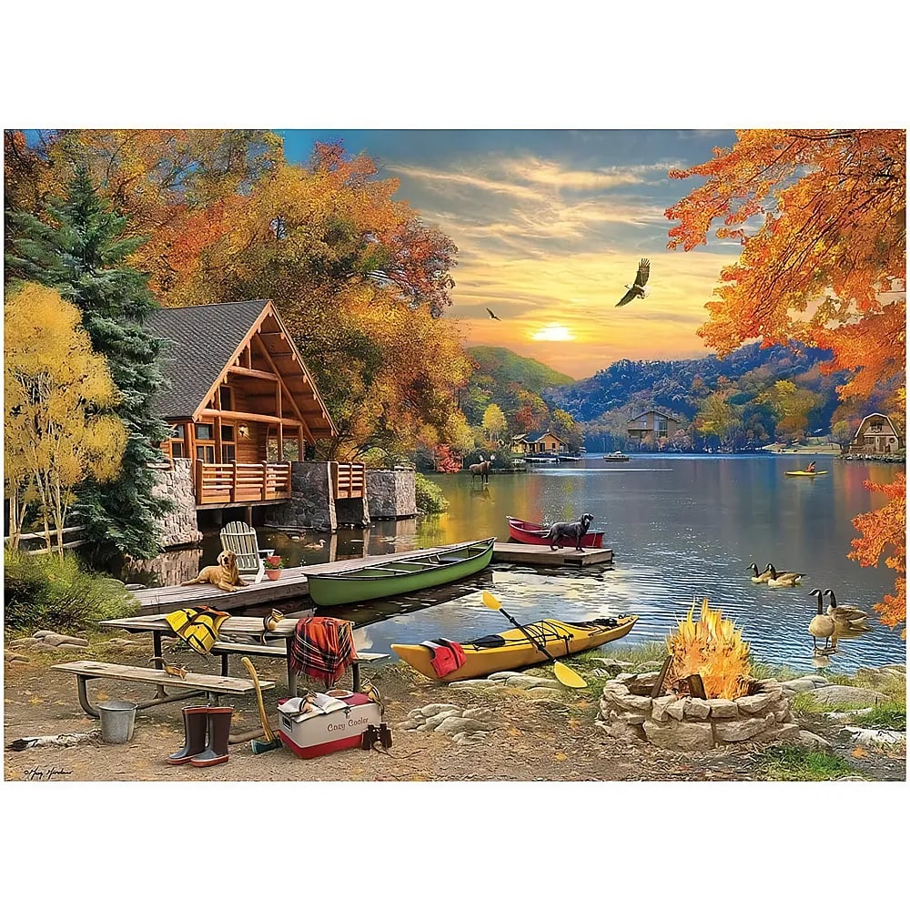 Herbstszene am See mit Blockhütte, Kanus, Lagerfeuer und herbstlichen Bäumen bei Sonnenuntergang.
