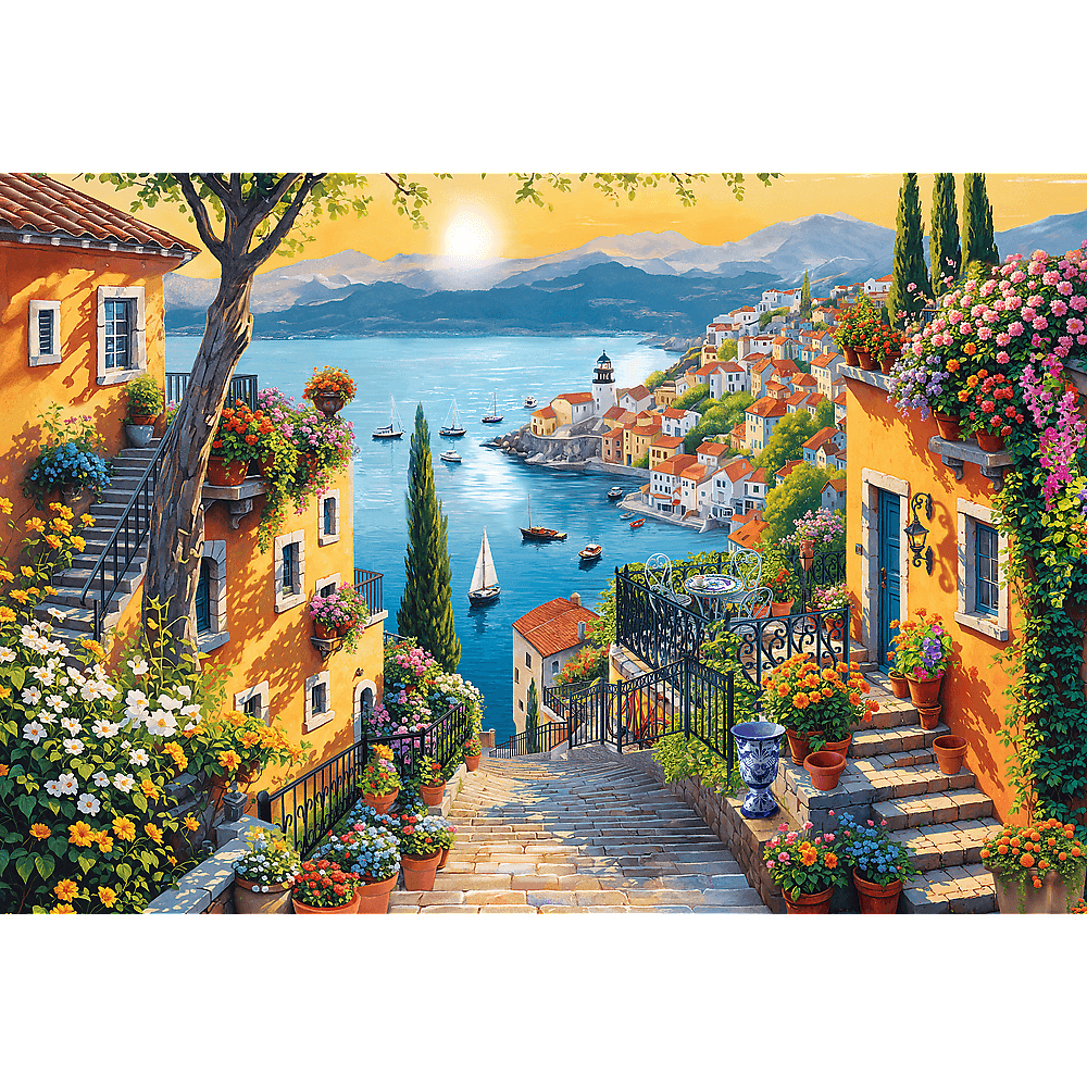 Sonnenuntergang über einer malerischen Küstenstadt am Meer mit blühenden Blumen und Booten.