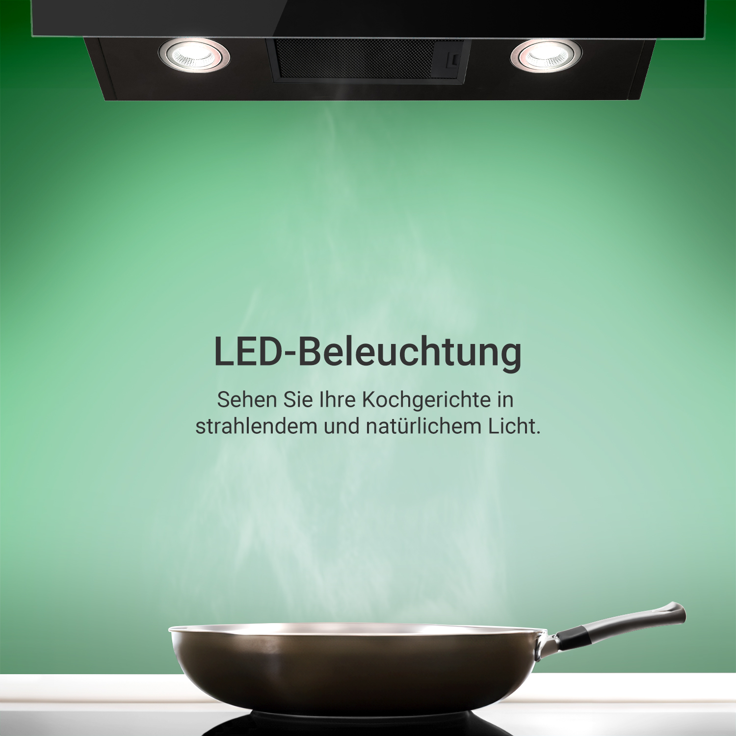 Una cappa aspirante con illuminazione LED sopra una padella con vapore su sfondo verde.