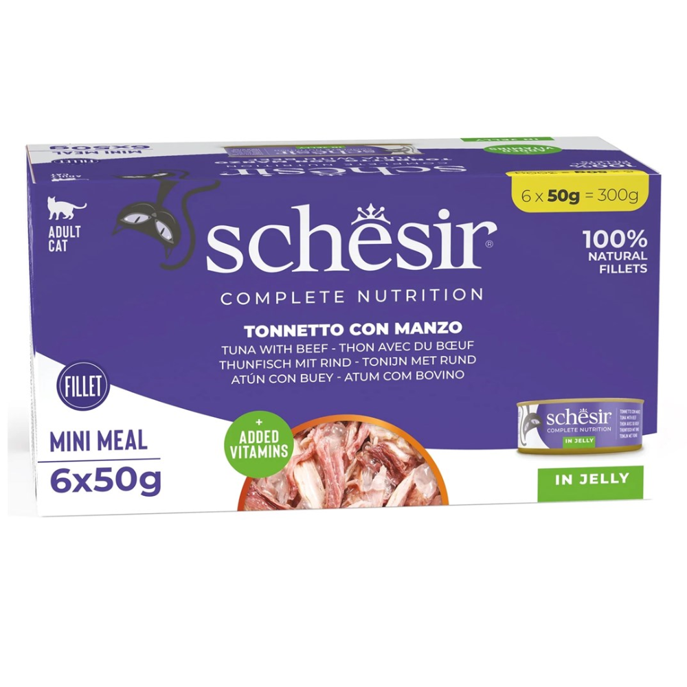 Una caja morada de comida para gatos Schesir con atún y buey en gelatina, seis porciones de cincuenta gramos.