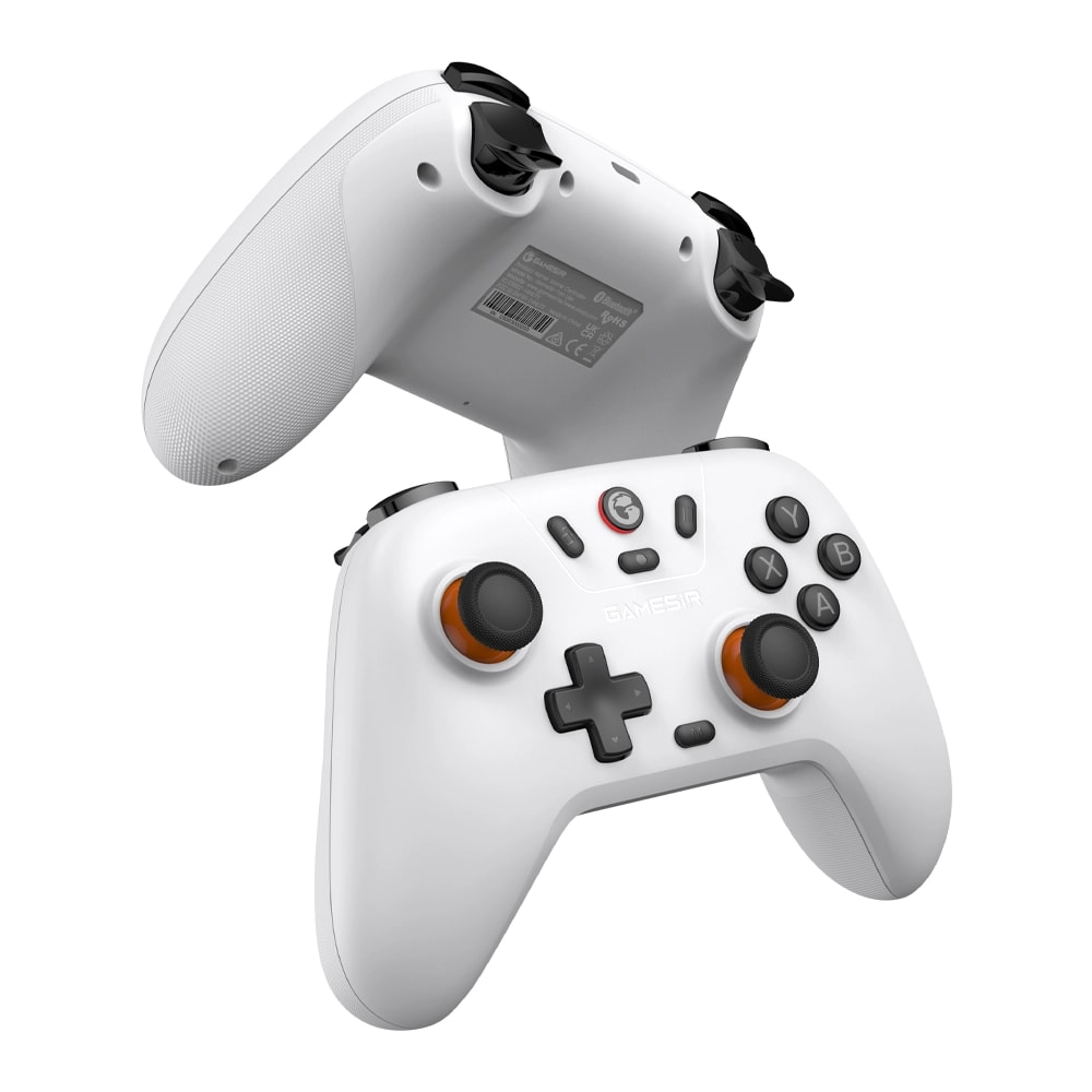 Beyaz arka planda iki beyaz GameSir kontrolcüsü, biri önü diğeri arkasını gösteriyor.
