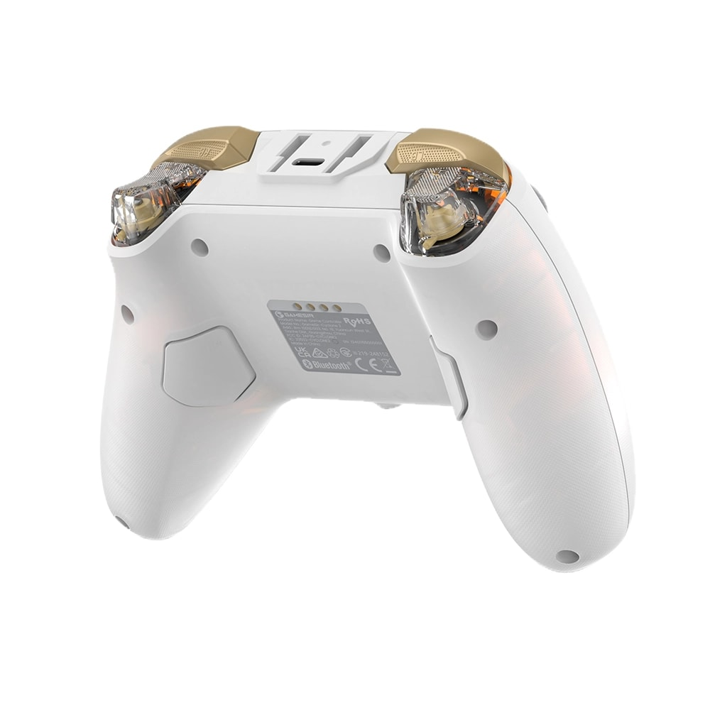 Rückansicht eines weißen Gamecontrollers mit goldenen Schultertasten und transparenten Triggern.