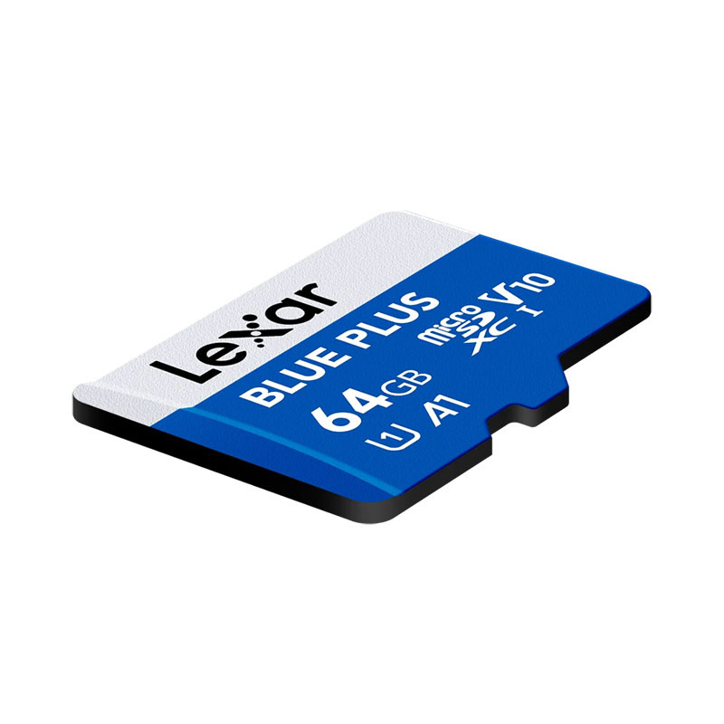Una scheda di memoria MicroSD Lexar Blue Plus da 64 GB blu e bianca su sfondo bianco.