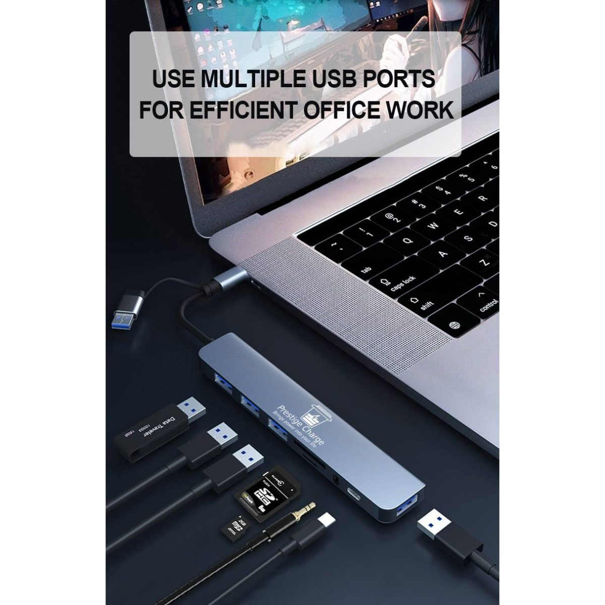 Ein silberner Laptop ist an einen USB-Multiport-Hub mit verschiedenen Kabeln angeschlossen.