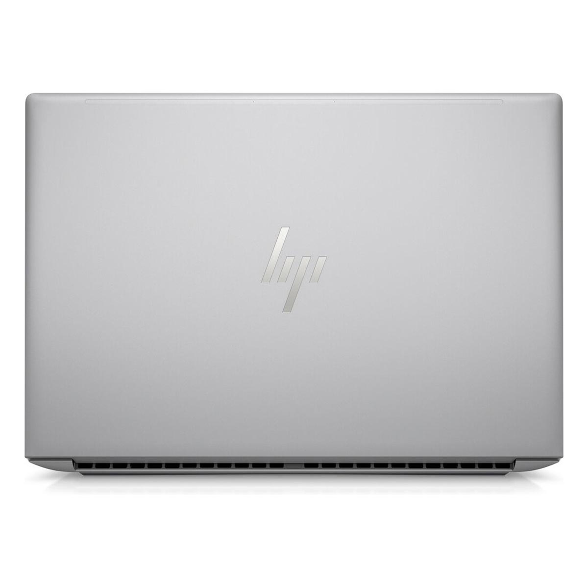 Zamknięty srebrny laptop z logo HP pośrodku na białym tle.