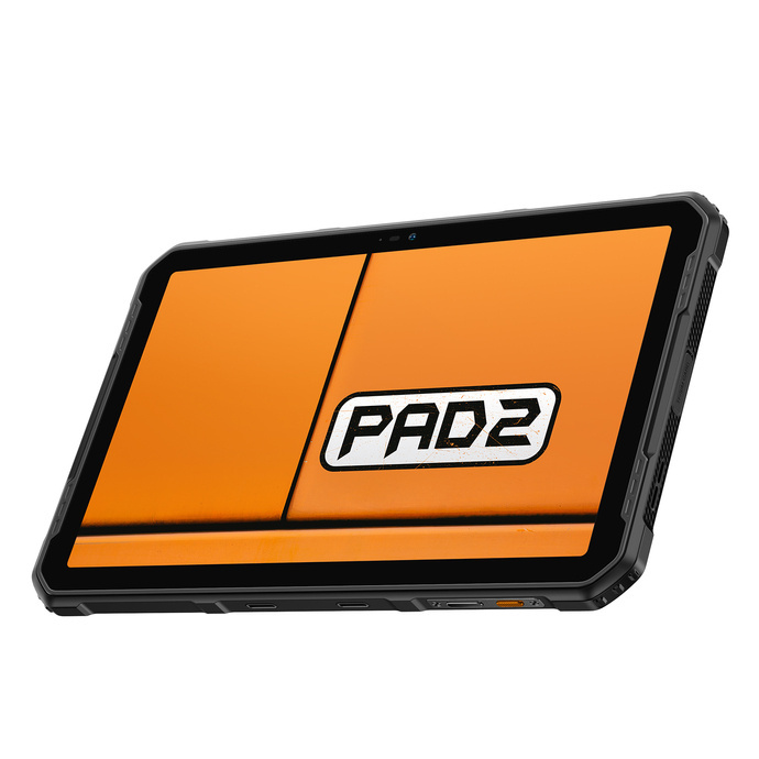 Wytrzymały czarny tablet z pomarańczowym ekranem i napisem PAD2 na białym tle, widoczny pod kątem.