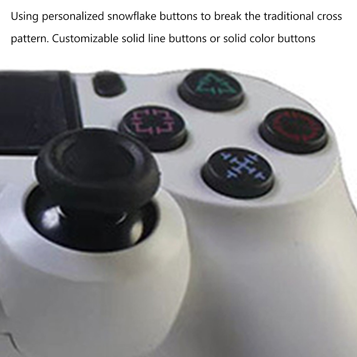 Weißer PlayStation-Controller mit personalisierten Knöpfen und analogem Stick.
