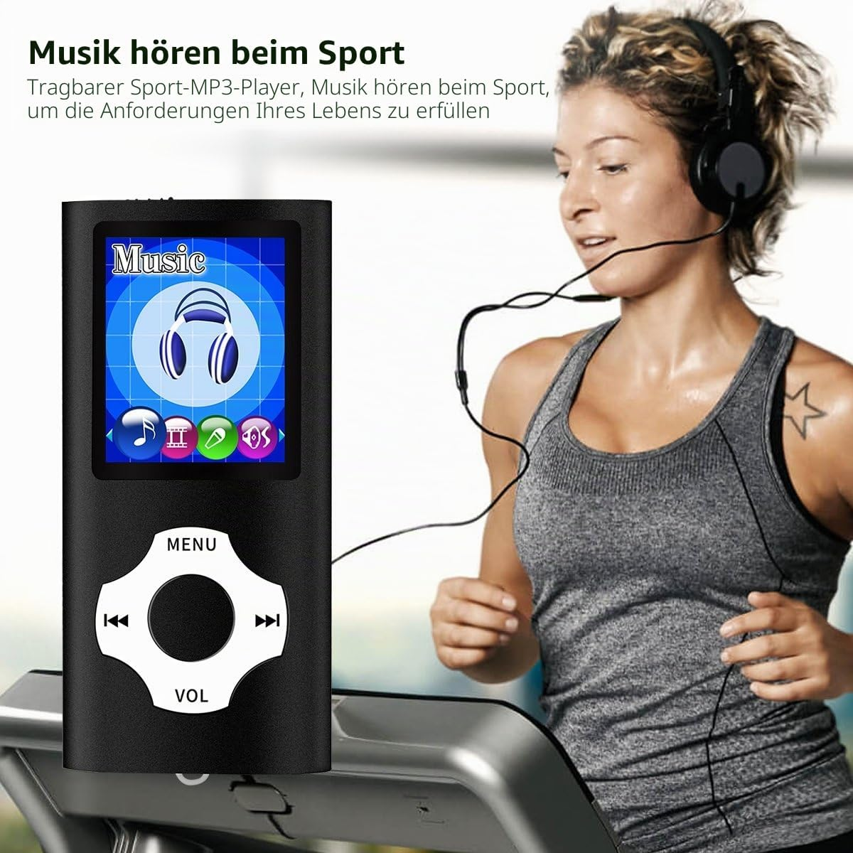 Eine sportliche Frau läuft auf einem Laufband und hört Musik mit einem MP3-Player und Kopfhörern.