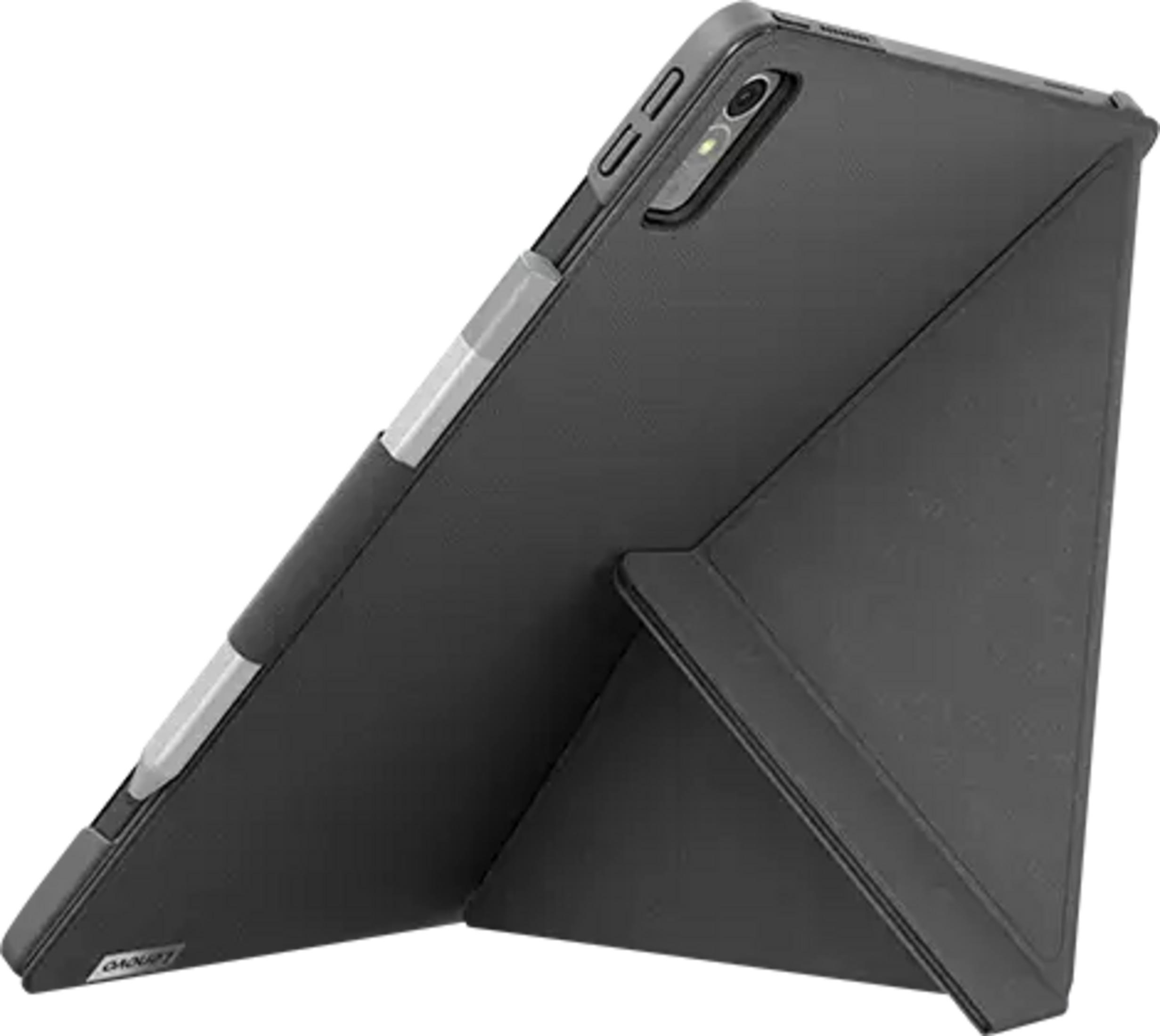 Un tablet grigio è posizionato in piedi in una custodia protettiva con pennino.