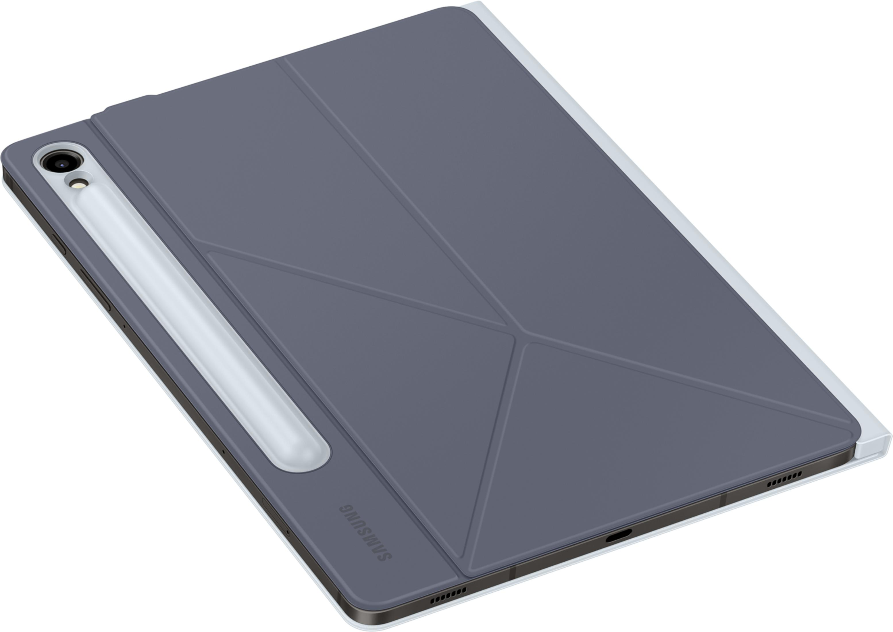 Tablet Samsung grigio in custodia protettiva con stilo attaccato su sfondo bianco.