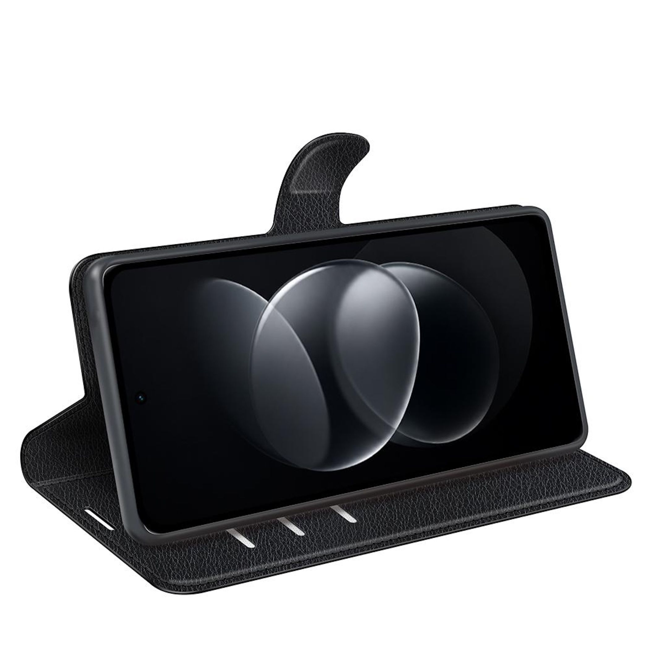 Ein schwarzes Smartphone in einer ledernen Schutzhülle auf weißem Hintergrund.