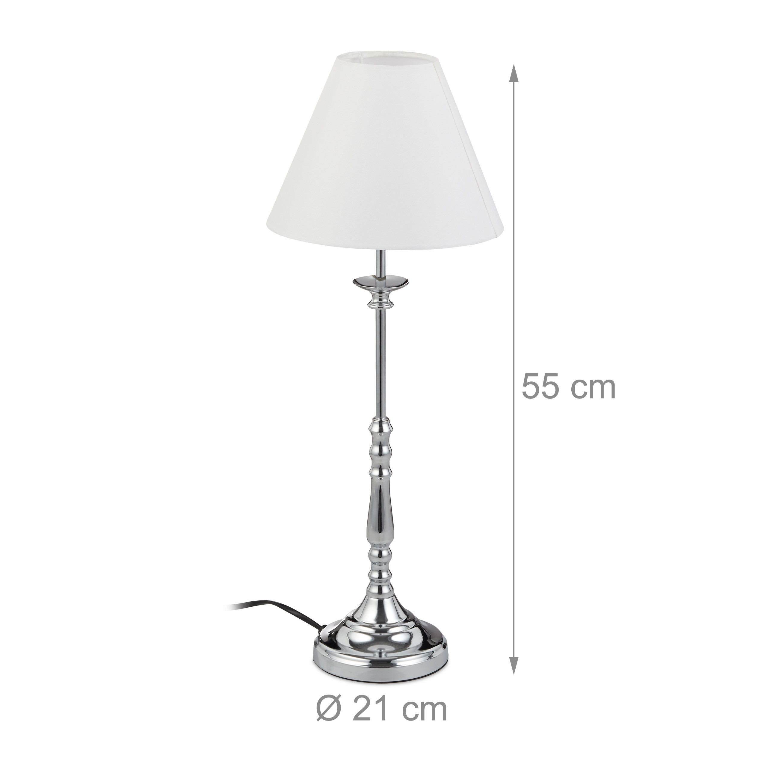 Chromfarbene Tischlampe mit weißem Schirm, 55 cm hoch und 21 cm Durchmesser.