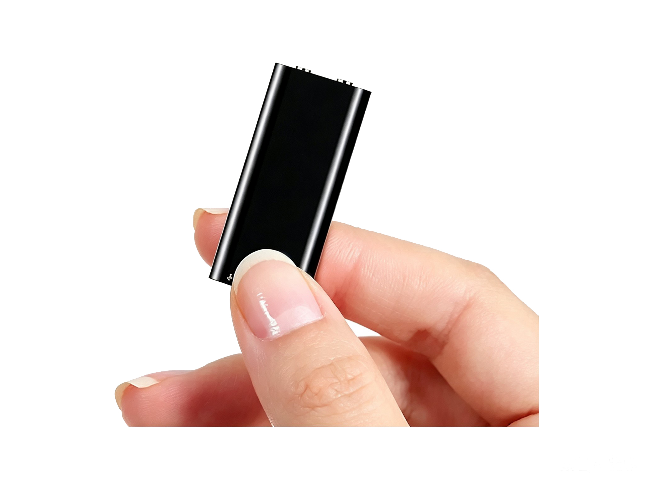 Eine Hand hält eine kleine, schwarze Batterie vor weißem Hintergrund.