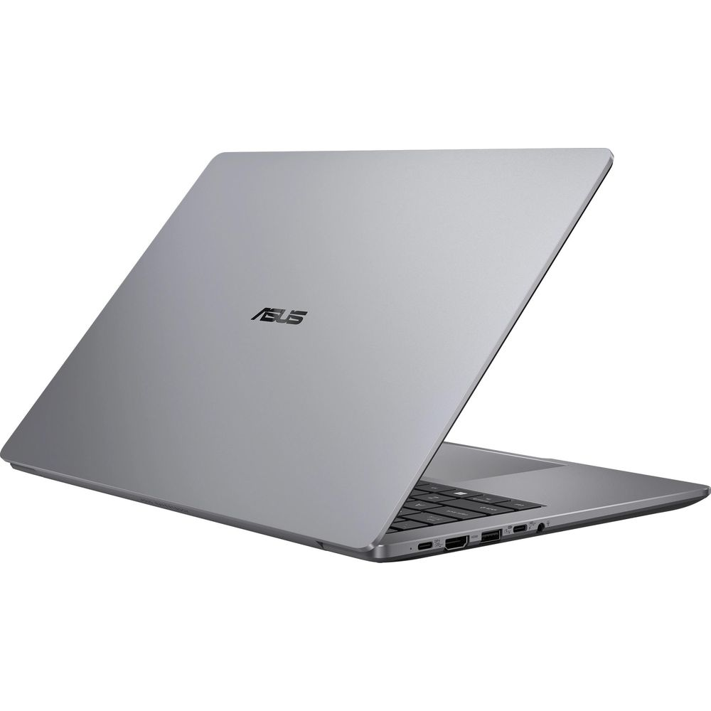 Un ordinateur portable Asus argenté est présenté sous l'angle arrière, affichant le logo sur le couvercle.