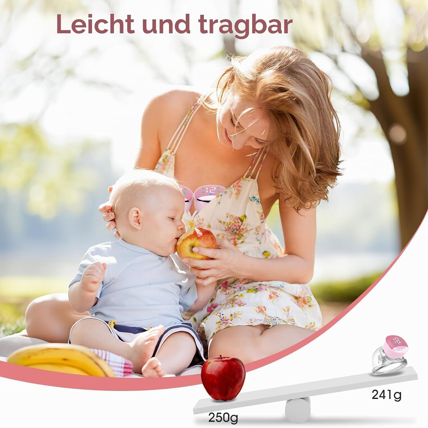 Eine Mutter sitzt im Park und füttert ihr Baby mit einem Apfel. Eine Waage zeigt 241g und einen Apfel mit 250g.