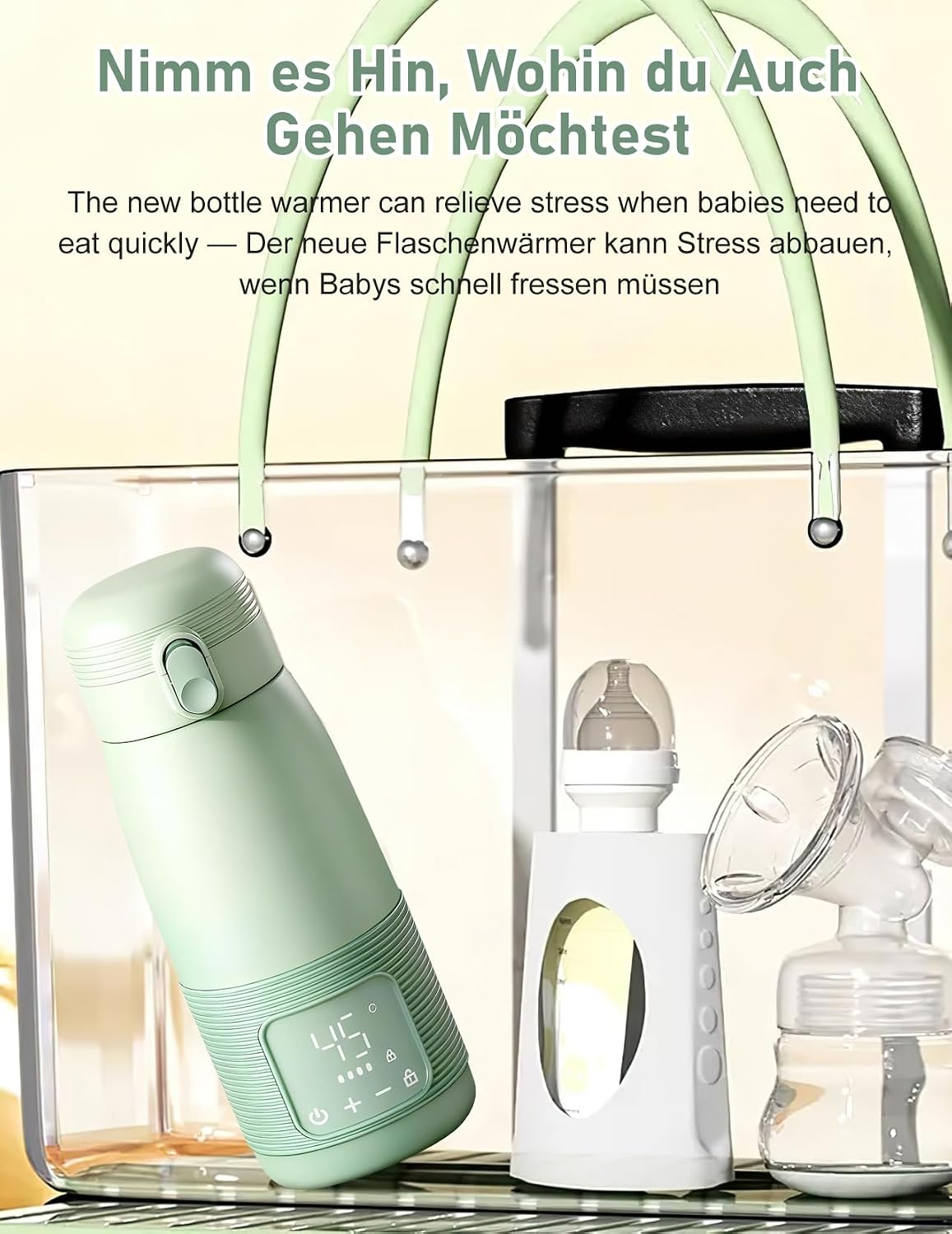 Ein grüner Flaschenwärmer mit Display, eine Babyflasche und eine Milchpumpe stehen in einer transparenten Tasche.
