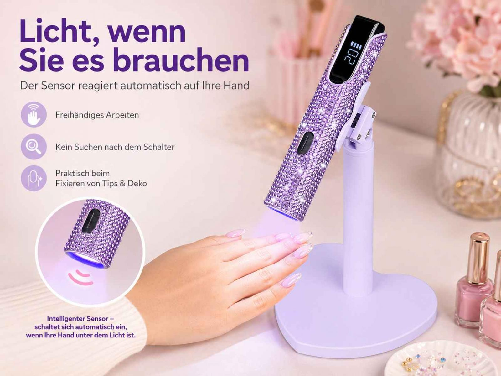 Lila Nagellampe mit Strass auf Ständer, Hände werden darunter beleuchtet.