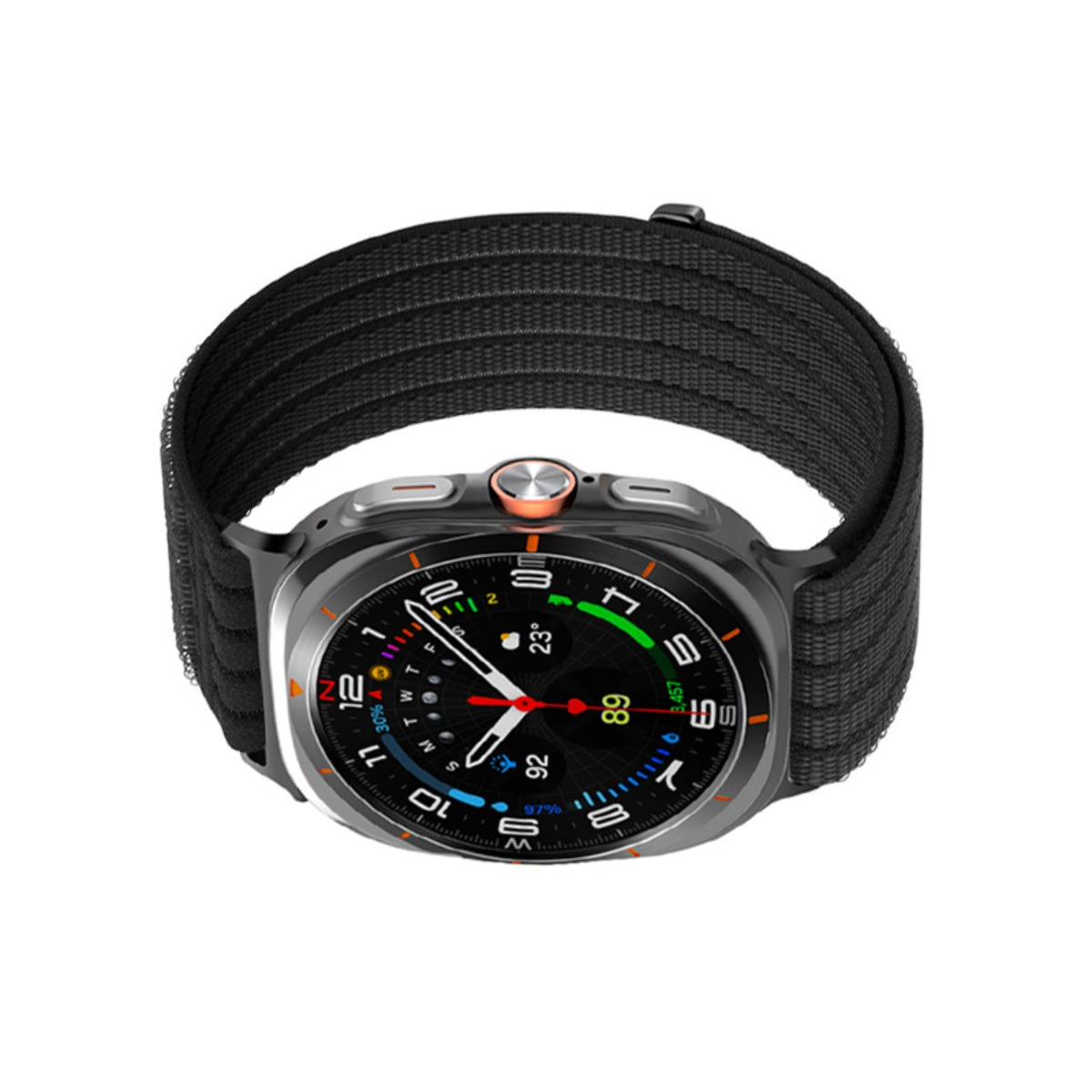 Eine schwarze Smartwatch mit einem dunklen Textilarmband und digitalem Zifferblatt auf weißem Hintergrund.