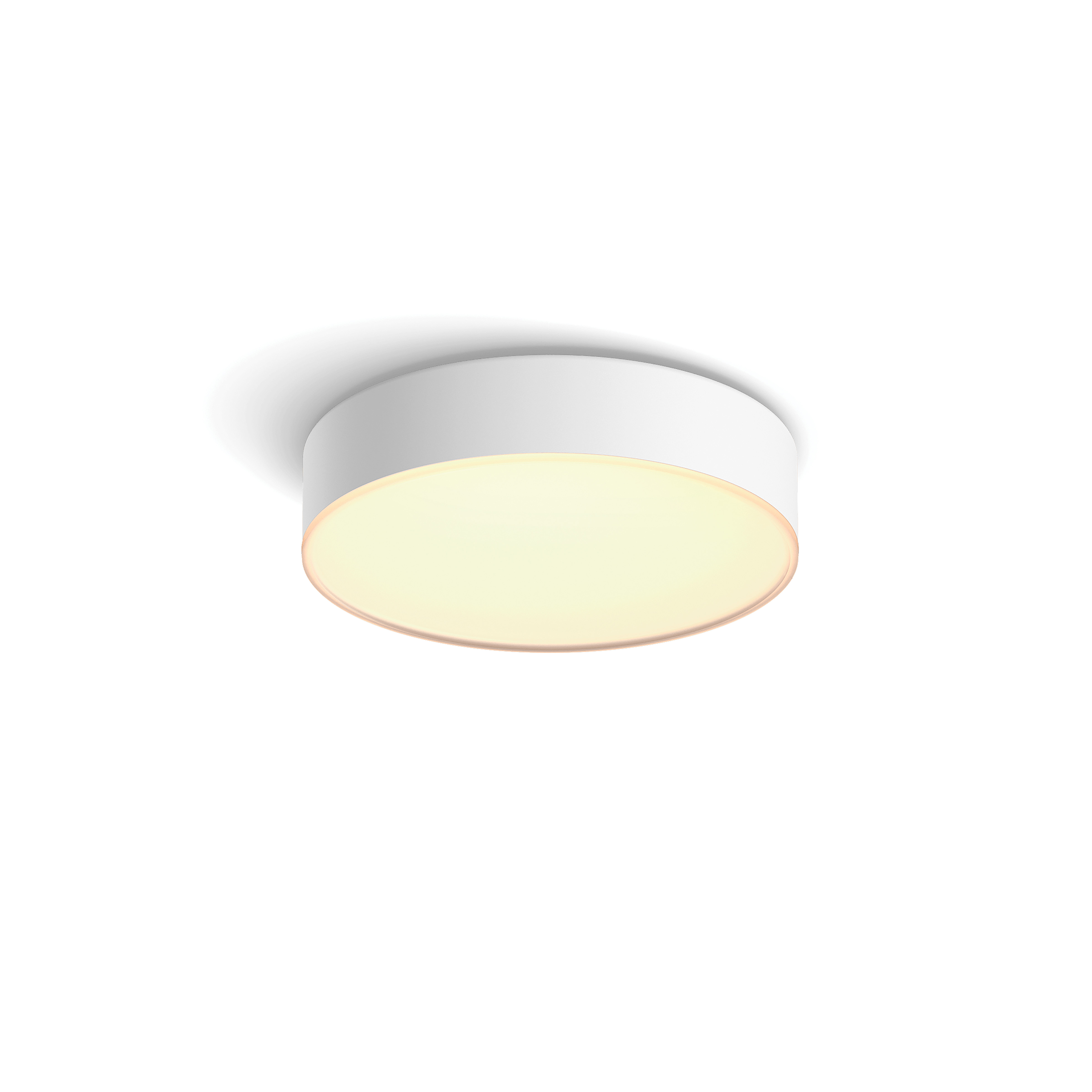 Lampada da soffitto rotonda e bianca con illuminazione calda verso il basso.