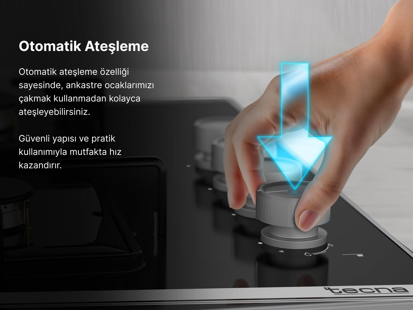 Siyah ankastre ocak düğmesini basıp çeviren bir el, üzerinde mavi ok işareti var.