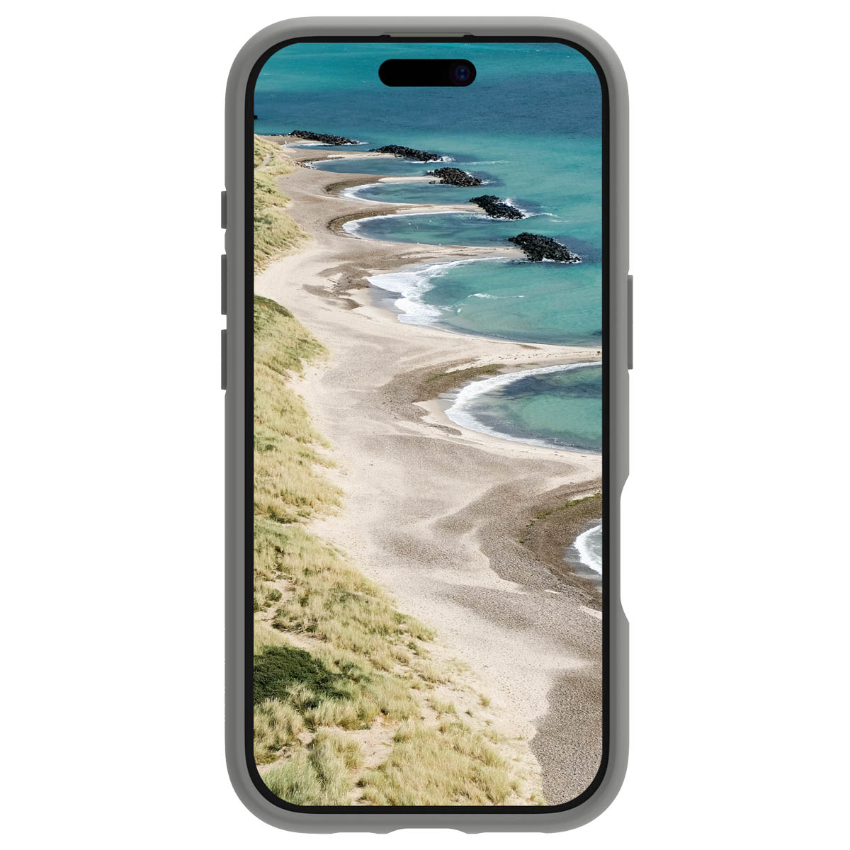 Un smartphone gris muestra en su pantalla una costa con mar turquesa y playa de arena.