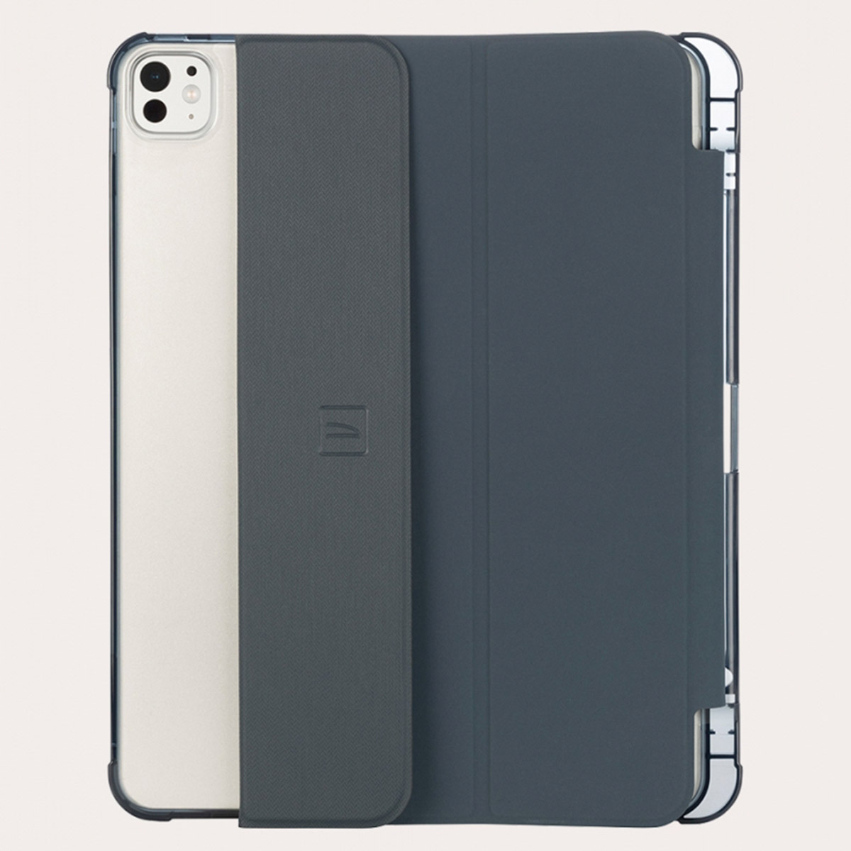 Una funda de tableta gris sobre fondo blanco, parcialmente doblada.