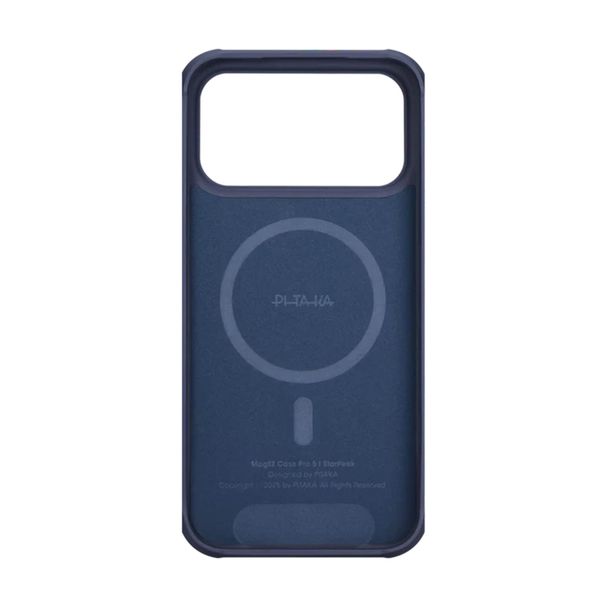L'interno di una custodia per cellulare blu scuro MagEZ Case Pro 5 con anello MagSafe e logo Pitaka.