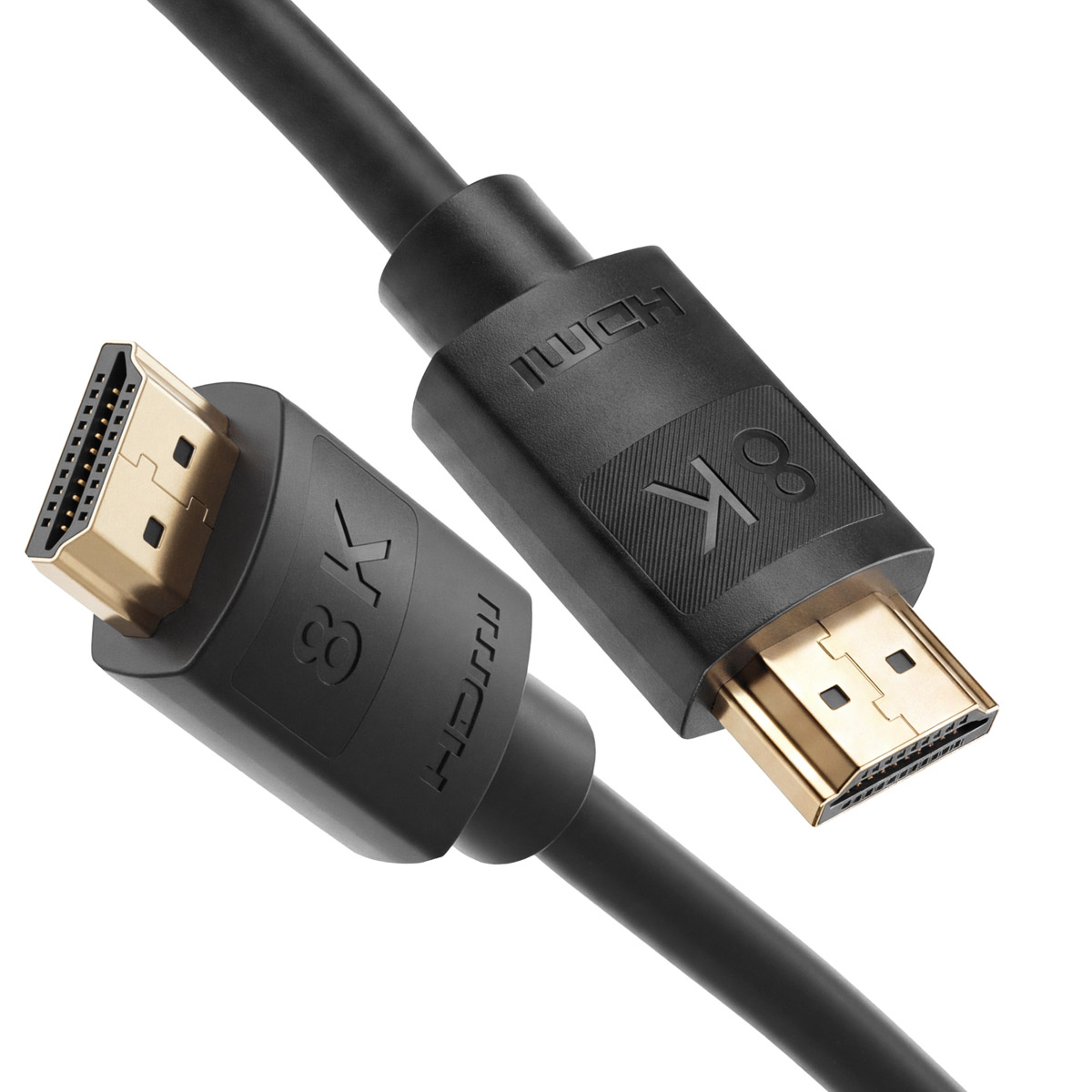 Zwei schwarze HDMI-Kabel mit goldenen Anschlüssen und der Aufschrift 8K auf weißem Hintergrund.