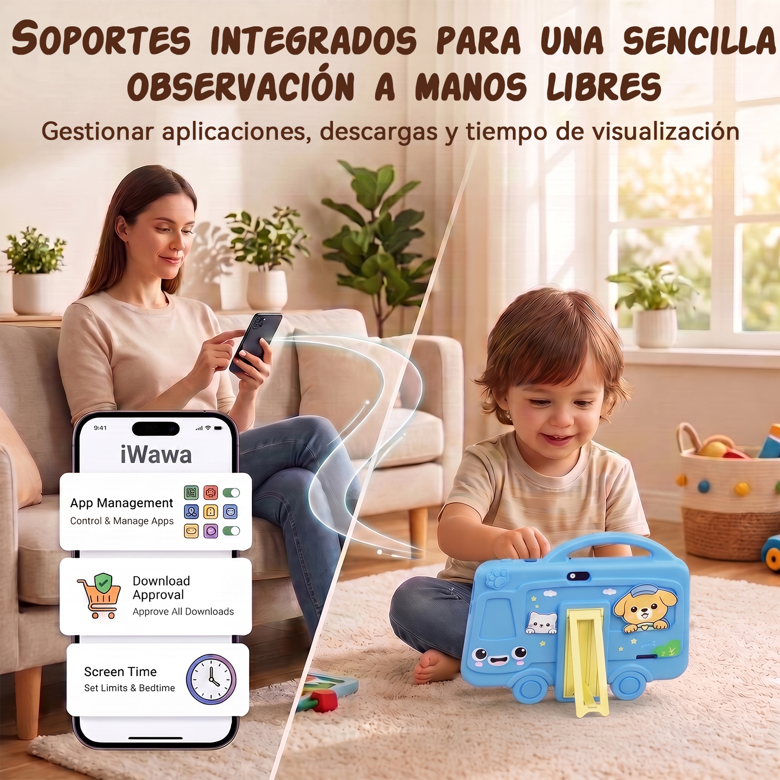 Madre en el sofá usa una app mientras un niño en el suelo juega con una funda azul para tablet con forma de autobús.