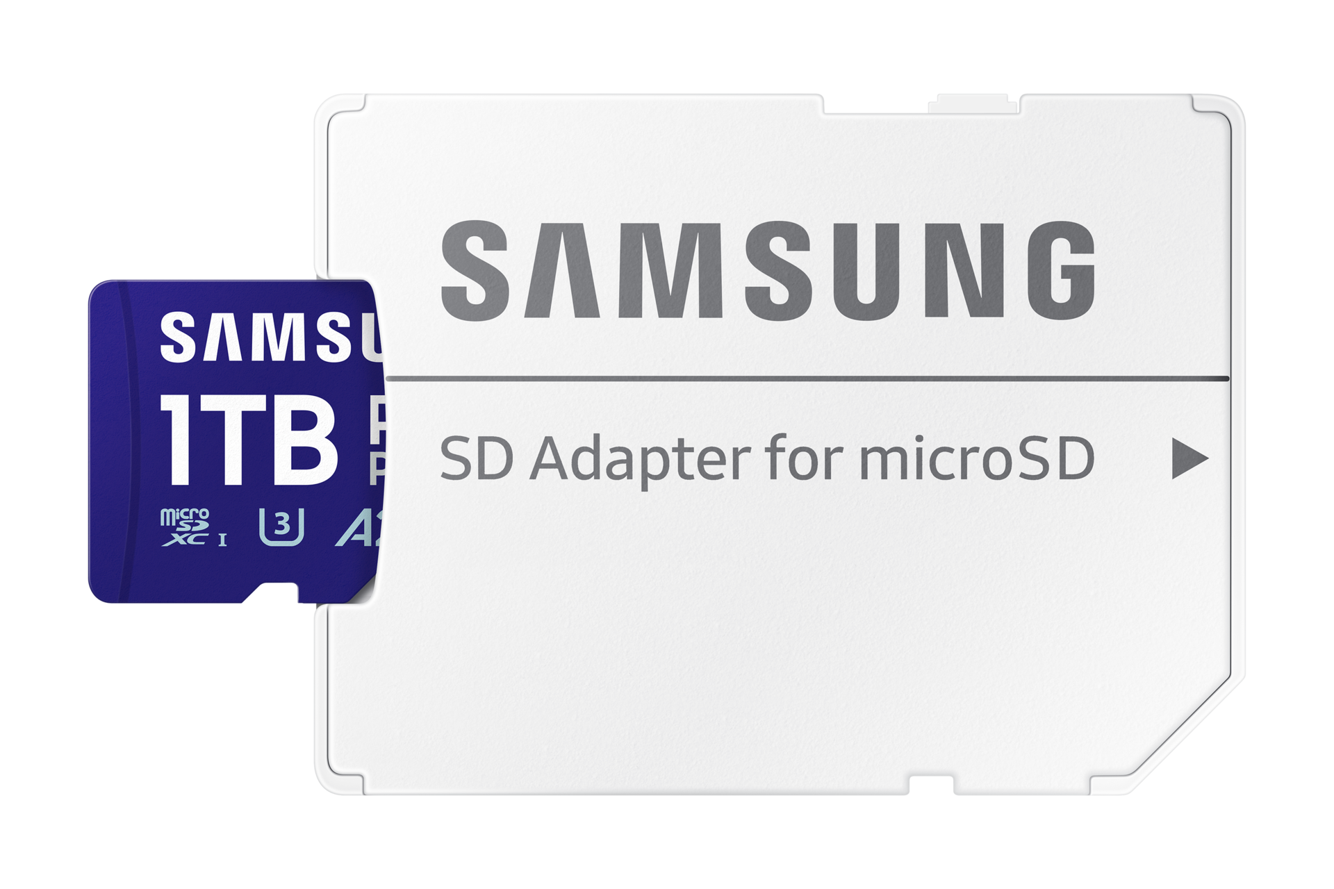 Niebieska karta micro SD Samsung 1 TB jest częściowo włożona do białego adaptera SD na czarnym tle.