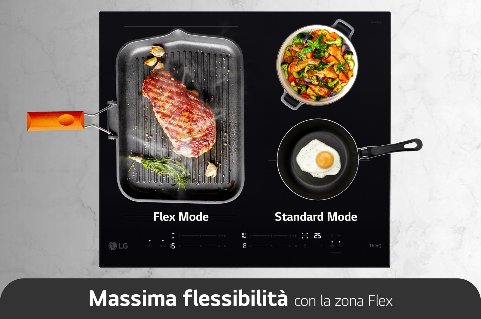 Un piano cottura a induzione mostra una bistecchiera con bistecca a sinistra e una pentola di verdure e padella con uovo a destra.
