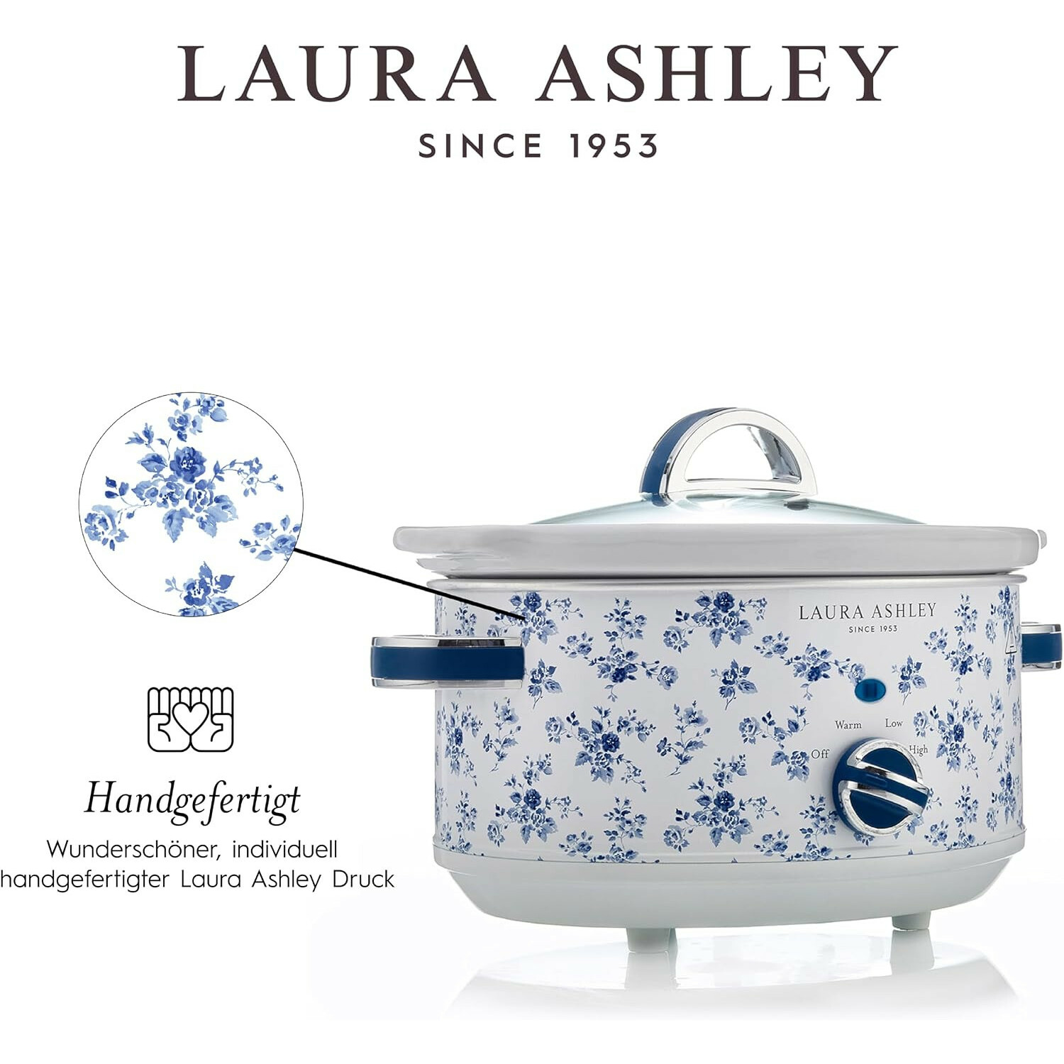 Laura Ashley Slowcooker in Weiß mit blauem Blumenmuster, Handgefertigt-Symbol und Text auf weißem Hintergrund.