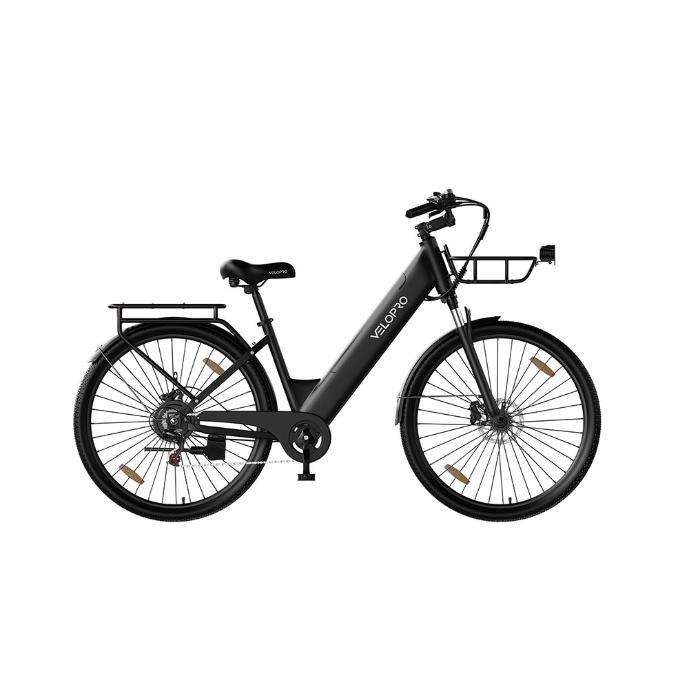 Una bicicleta eléctrica Velopro negra con cesta delantera, portaequipajes trasero y guardabarros sobre fondo blanco.