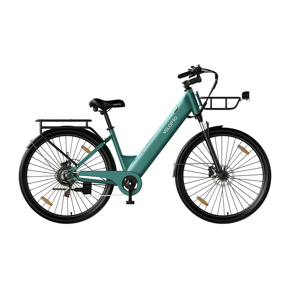 Una bicicleta eléctrica turquesa con portaequipajes delantero y trasero sobre fondo blanco.