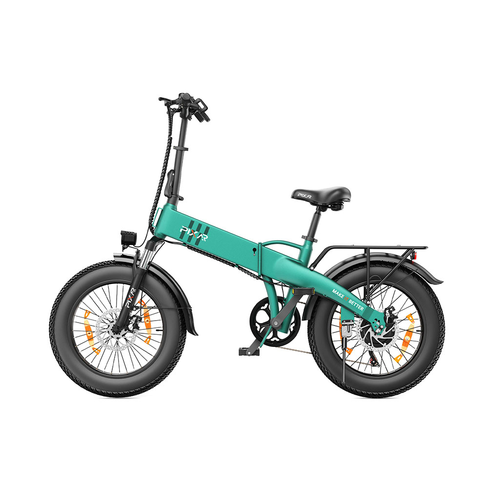 Una bicicleta eléctrica plegable verde azulado con neumáticos anchos, luz delantera, portaequipajes y frenos de disco.
