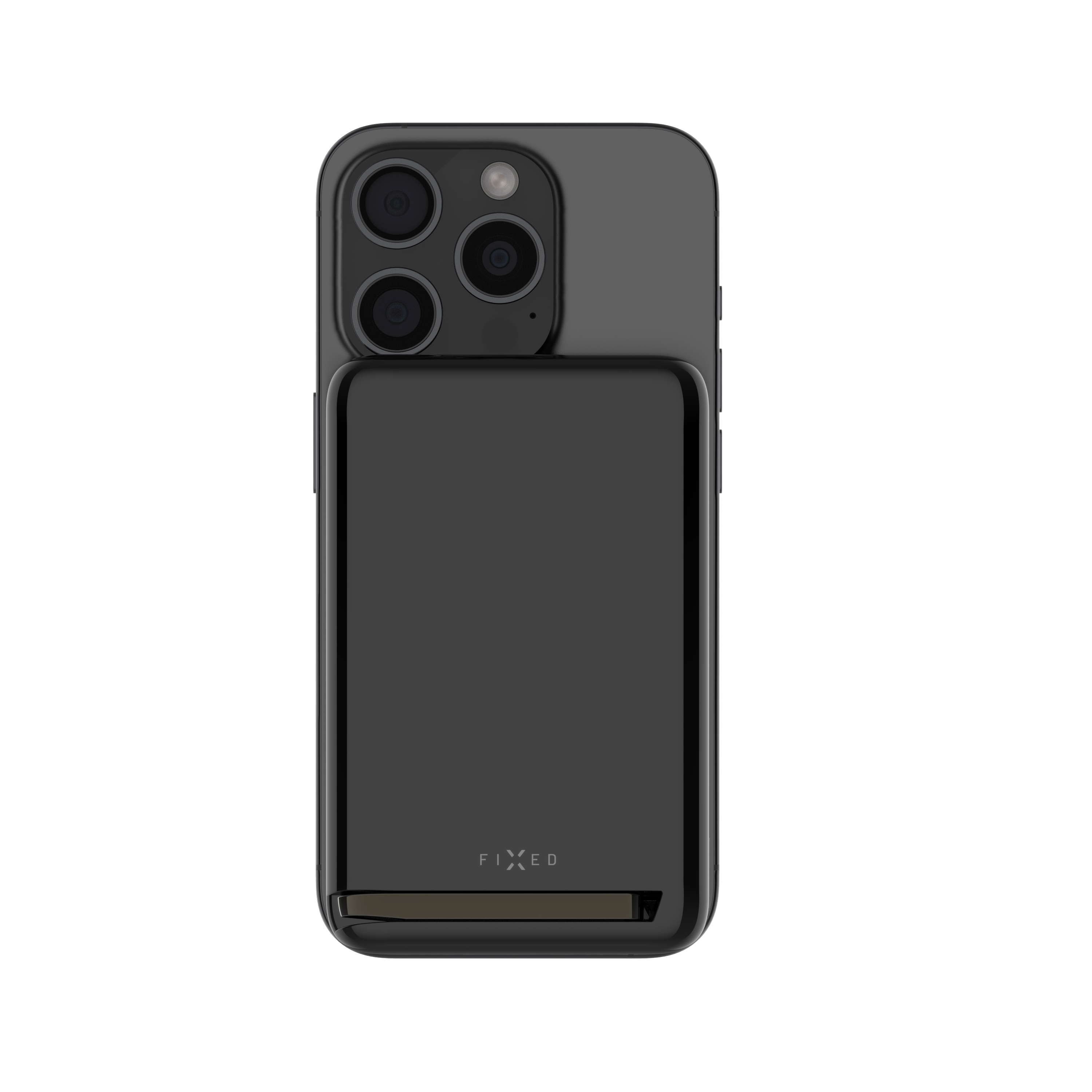 Rückseite eines schwarzen Smartphones mit dreifacher Kamera und angebrachter Powerbank.