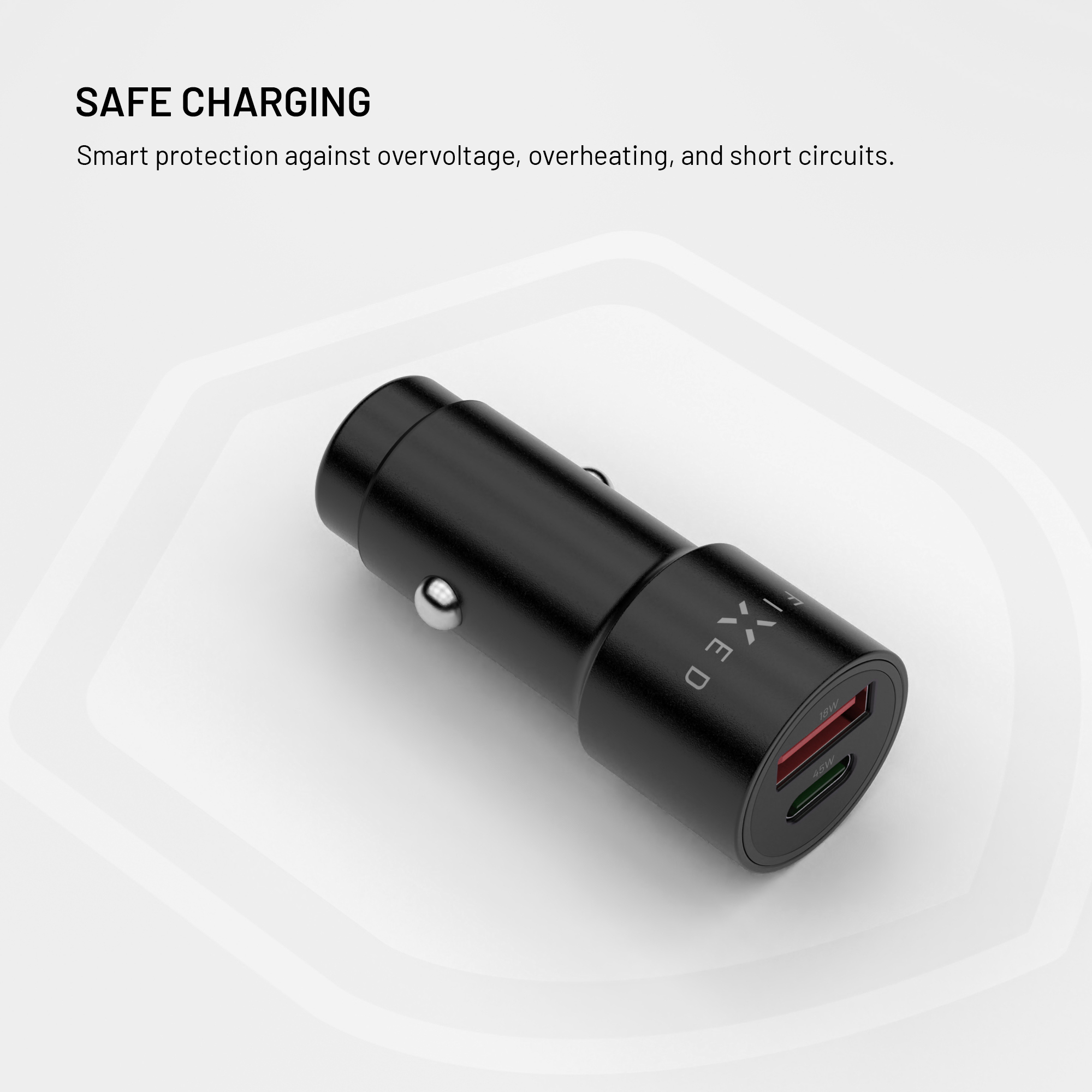 Schwarzes Autoladegerät mit zwei USB-Anschlüssen vor hellem Hintergrund.