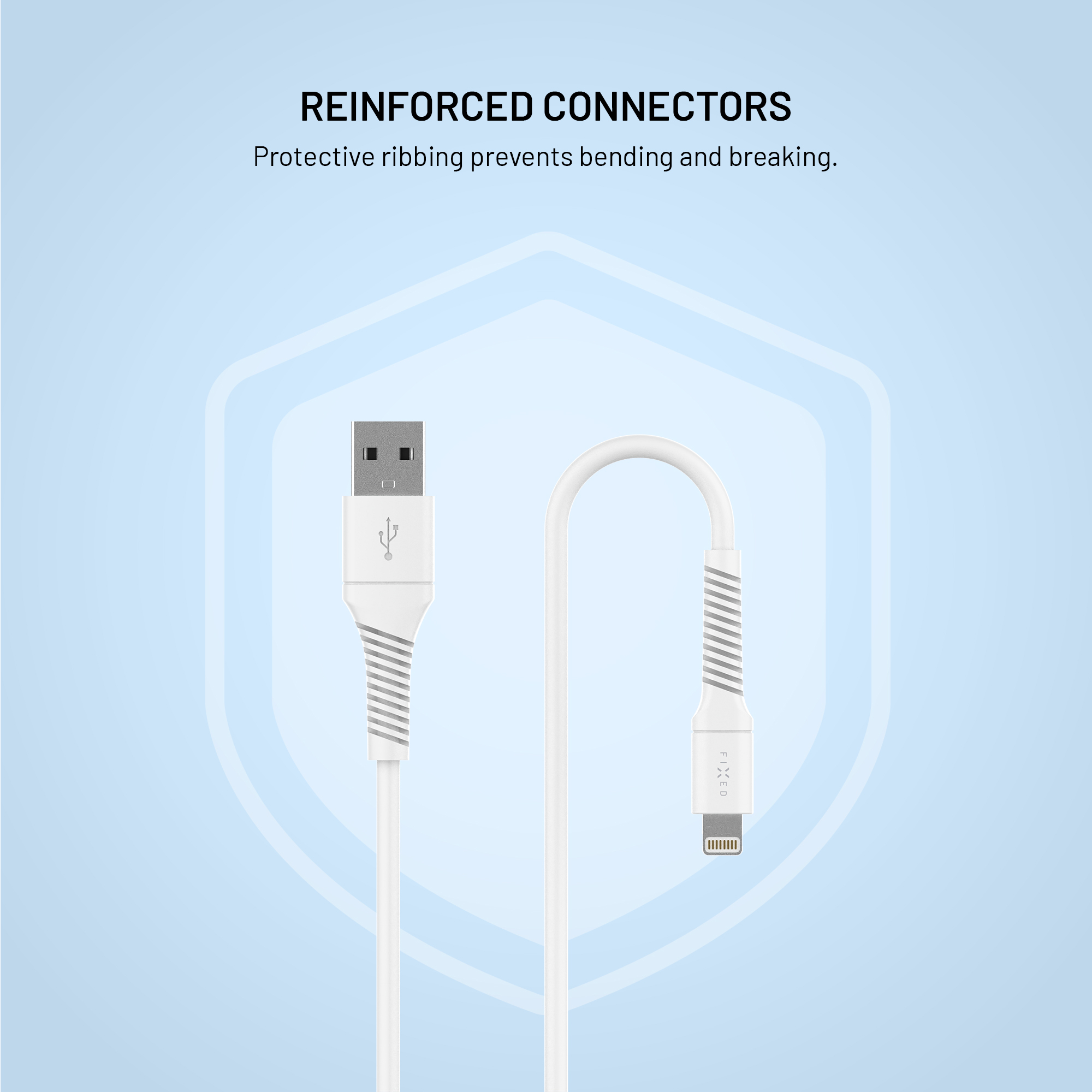 Weißes USB-A- und Lightning-Kabel mit verstärkten, gerippten Steckern auf blauem Hintergrund.