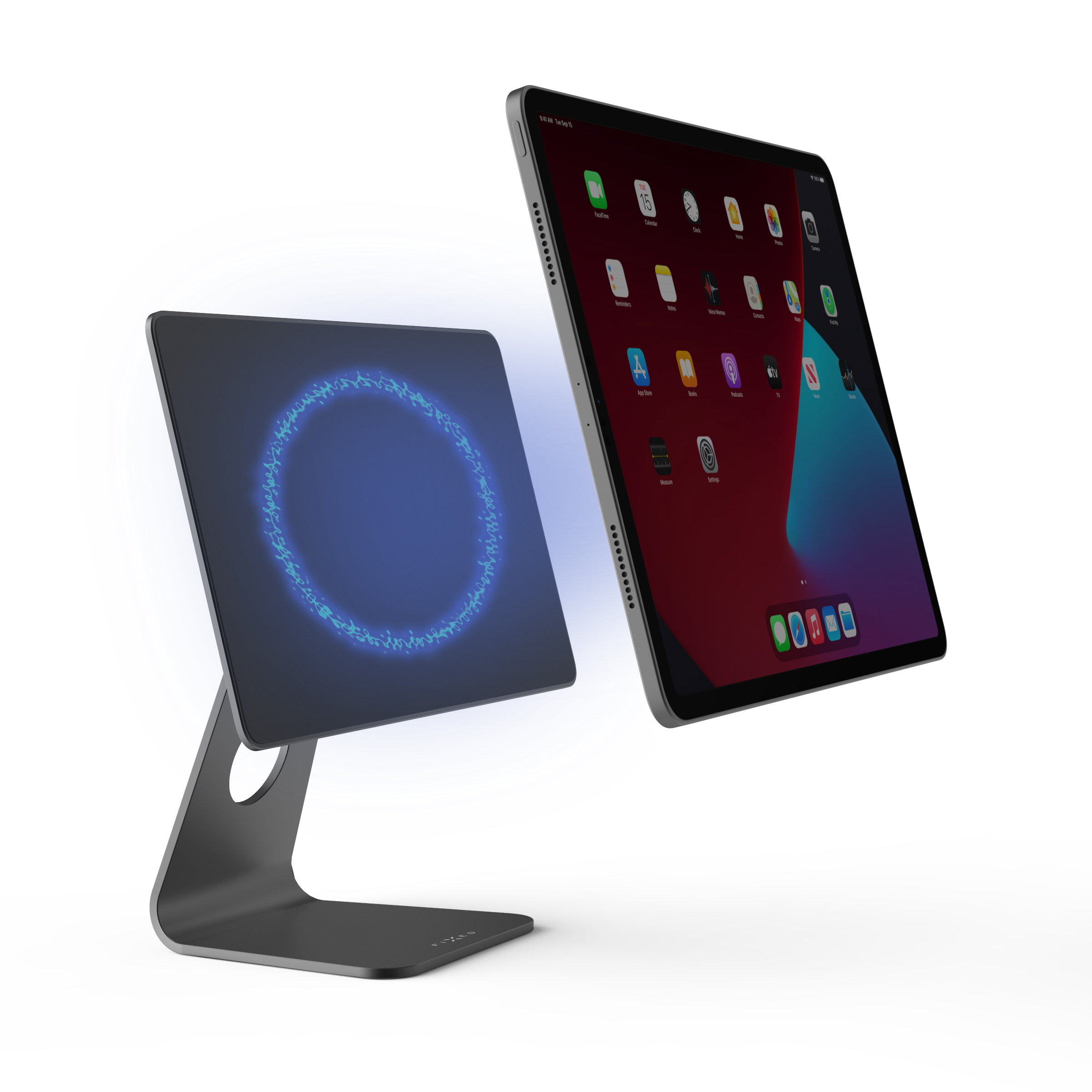 Ein grauer Metallständer hält ein Tablet mit App-Symbolen, während ein zweiter Bildschirm ein leuchtend blaues Kreismuster zeigt.