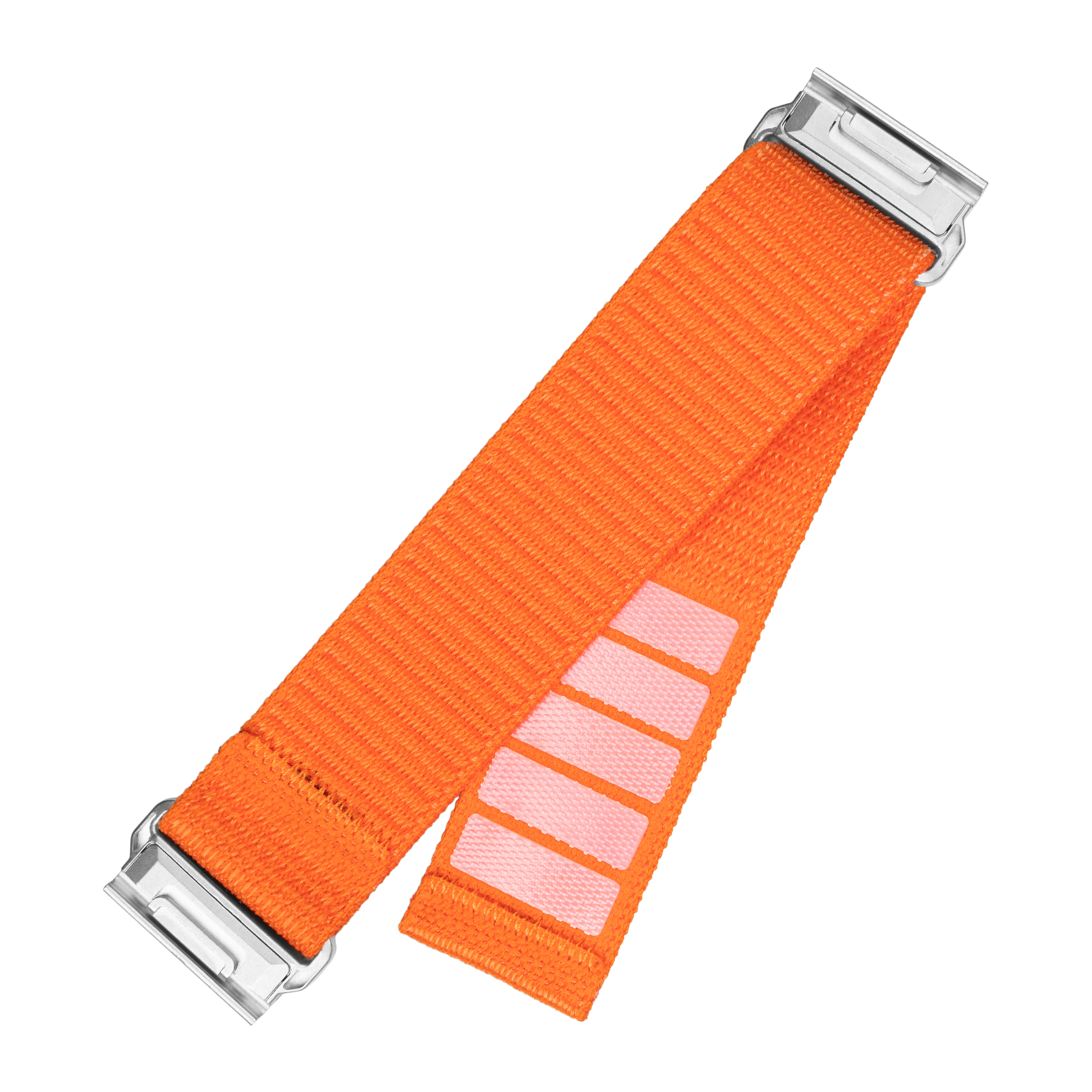 Ein orangefarbener Gurt mit Metallschnallen an beiden Enden und vier rosa rechteckigen Aufnähern.