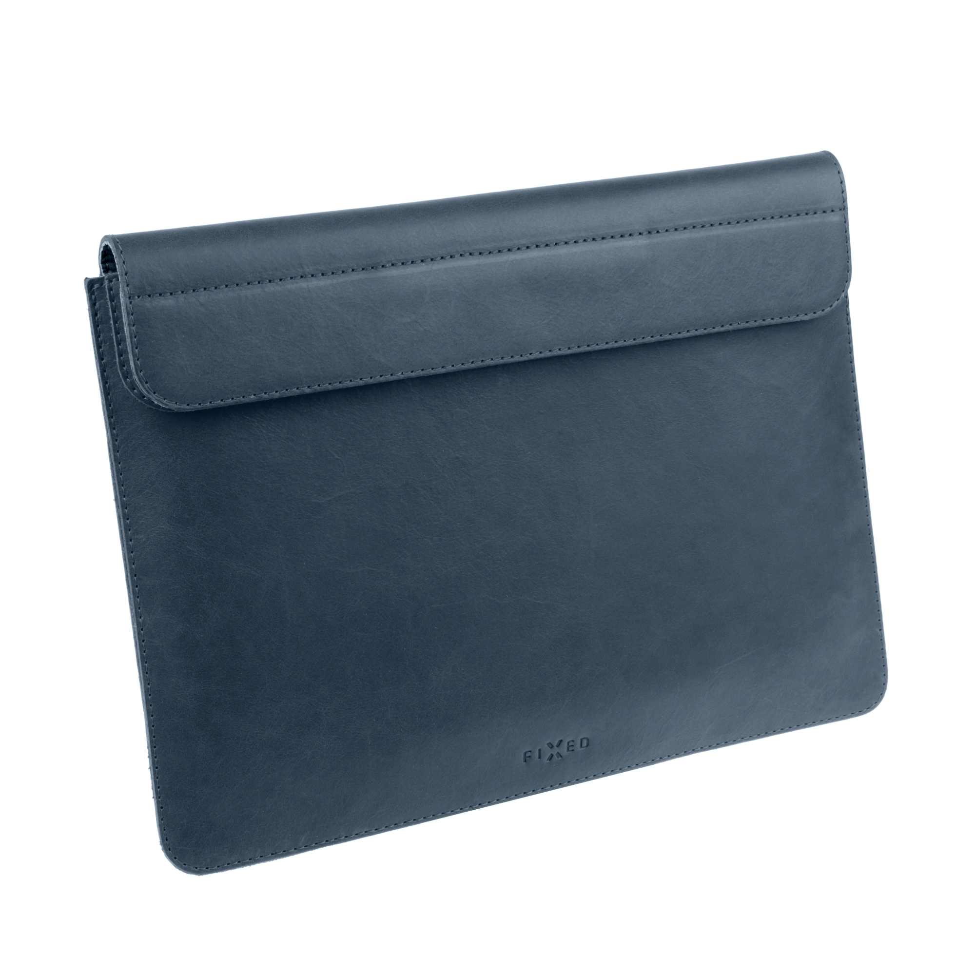 Ein blauer Leder-Laptoptaschenumschlag mit Klappe und dem geprägten Markennamen FIXED unten.