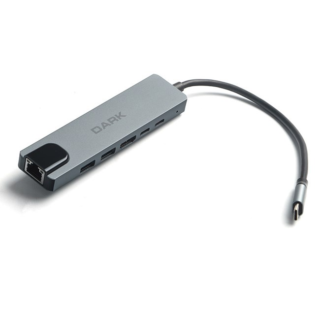 Beyaz zemin üzerinde çoklu bağlantı noktalarına ve kabloya sahip gri Dark USB-C çoklayıcı.