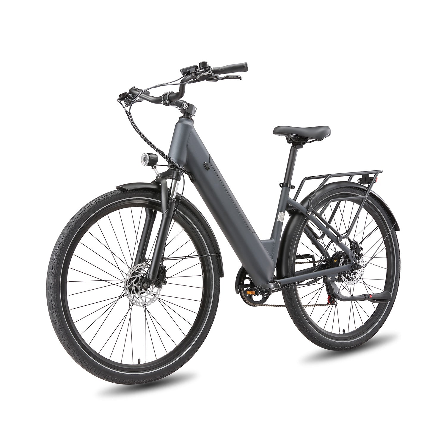 Una bicicletta elettrica grigio opaco con portapacchi, parafanghi e faro anteriore su sfondo bianco.